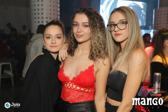 Albanska tjejer på Mango Beach Club 